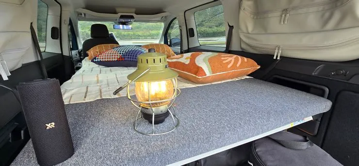 露營車內裝