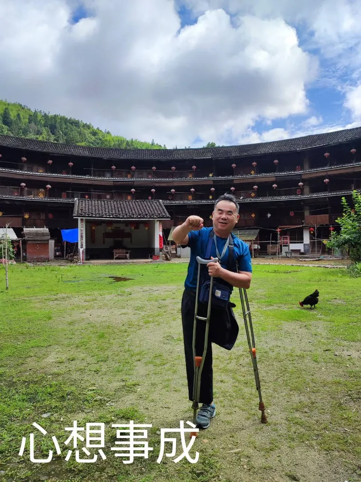 邱允文一隻腳凸全中國！