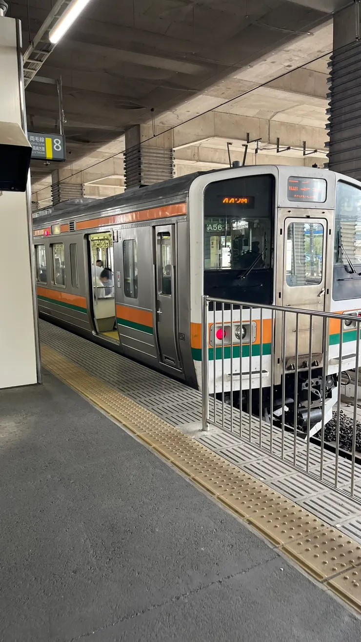 如果要抓換車的路程,大概是5分鐘。