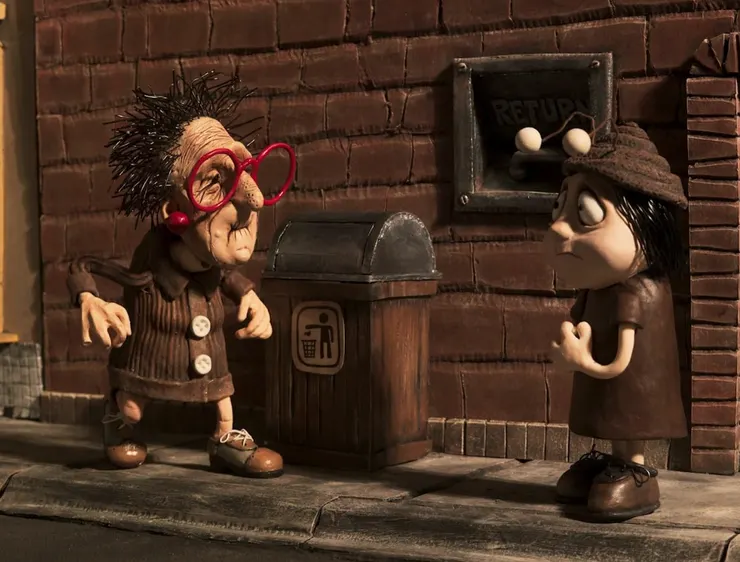 與佩琪奶奶成為忘年之交，resource from IMDB