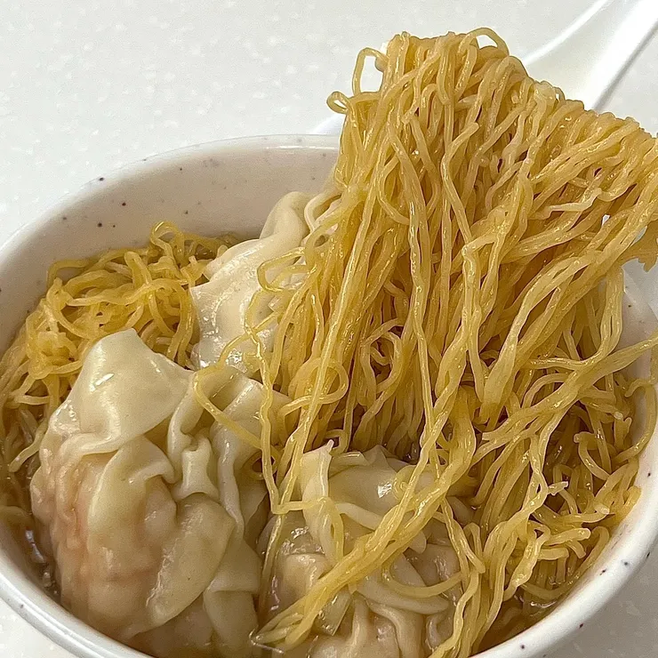 可能是因為我有吃過，看到這樣的麵，嘴裡就會浮現當時的硬Q口感，富有咬勁，我很喜歡。