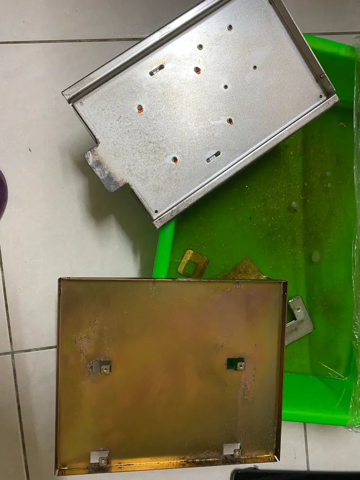 能夠去除大面積的生鏽部分,但是電鍍層也會一起被去除,這點就見仁見智了