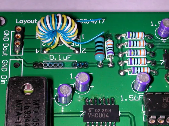 訊號交連部分是用多年前向日本買的 DOT23,當然也可以用 Pulse Engineering 的 PE-65612,或是高品質的交連電容