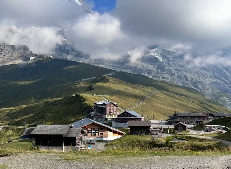 加油！就快要走到車站了