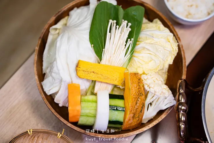 [礁溪火鍋吃到飽]樂樂壽喜燒日式鍋物放題，火鍋吃到飽538元起，無限量供應現切原肉、蔬菜車、冰淇淋，礁溪火車站附近美食餐廳，附最新吃到飽價位