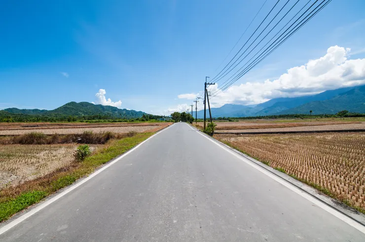 193縣道是一條簡單又純樸的公路。（筆者攝影）
