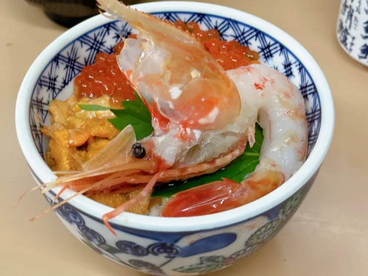 《食事処ながもり》 特製海鮮丼