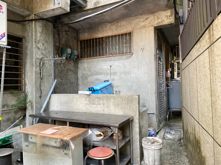 木柵路一段297巷公寓裡側藏著昔日的鼓井