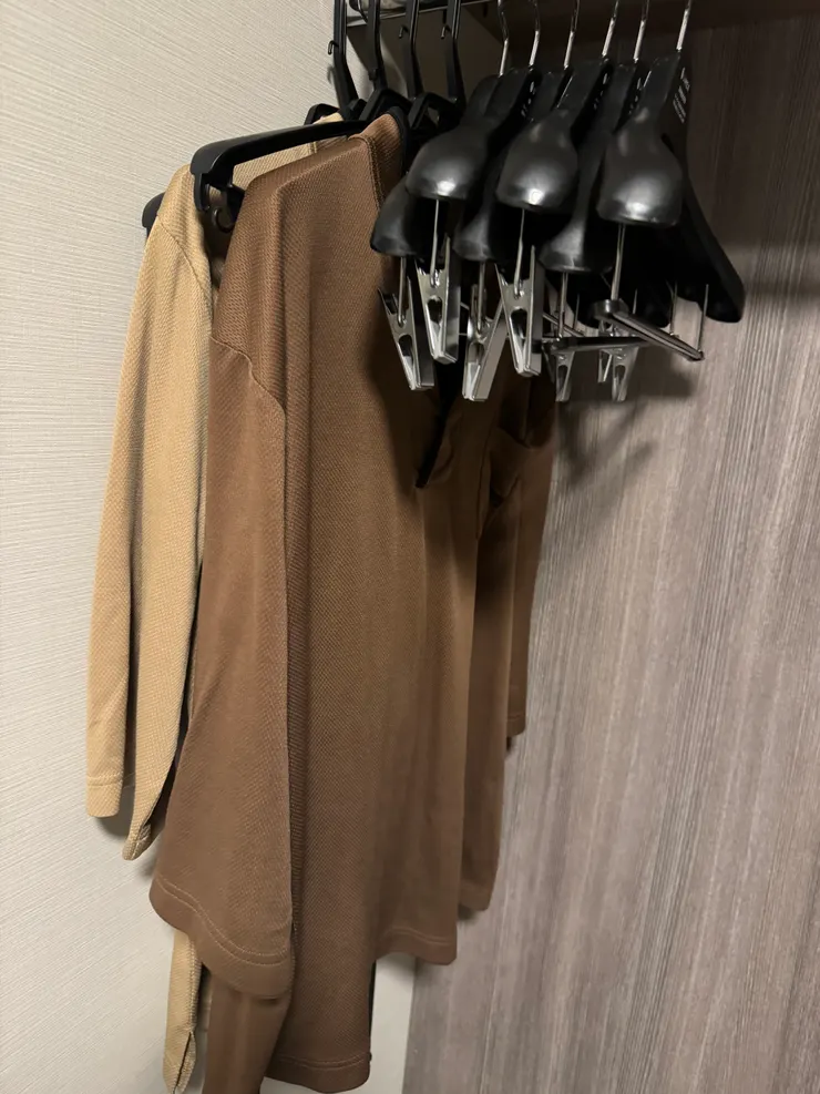 提供超多衣架，方便洗衣服，岡山Dormy提供免費洗衣機和收費烘衣機，在7樓。所以旅行多天很方便。