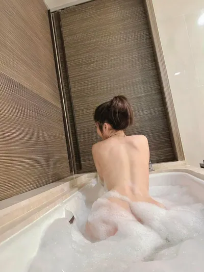 #078 情色場所妹子身邊的他她牠