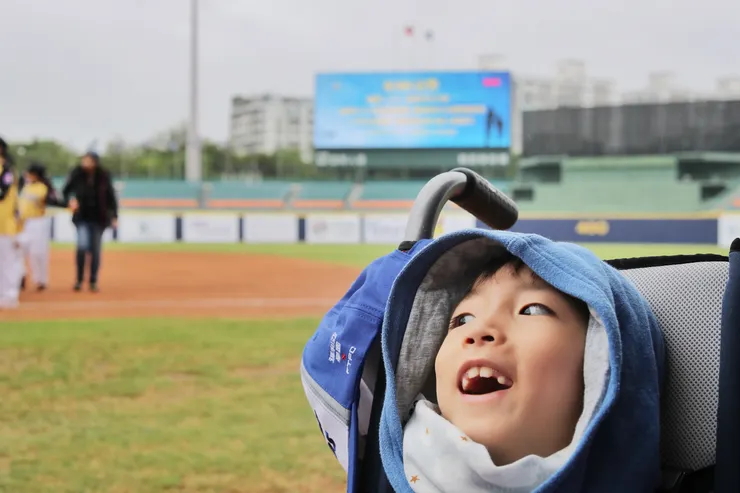 20201128參加身障兒童公益棒球賽~祢還在