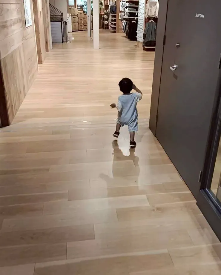 到處找媽咪的珍豬，他真的快哭出來了，爸爸可能沒那麼重要😅