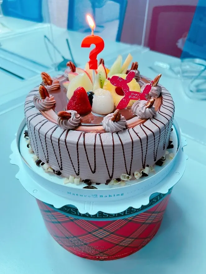 離職前同事準備了蛋糕為我慶祝