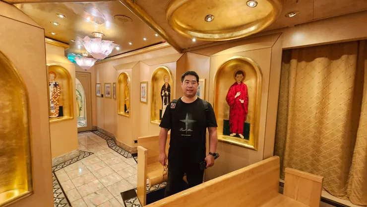 我在歌詩達郵輪莎倫娜號上的教堂!