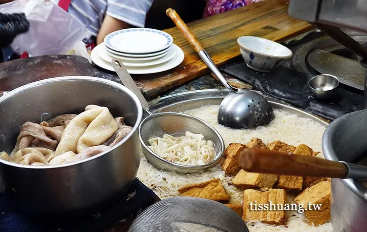 小時候吃的米粉湯，東門市場黃媽媽米粉湯。圖片來源已附上連結