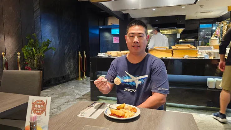 我在高雄漢來大飯店43樓的海港自助餐廳享用早餐!