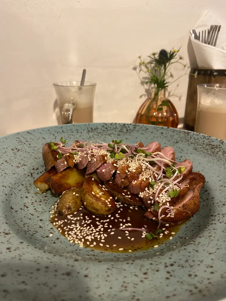 鴨胸超嫩，這是我媽點的，覺得分量很夠，因為我媽後來吃不完