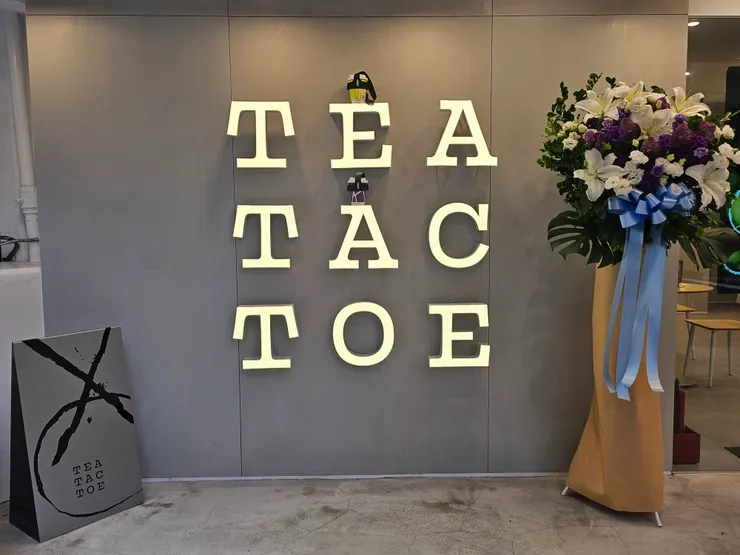 有看到我的兩杯飲料嗎??? XD