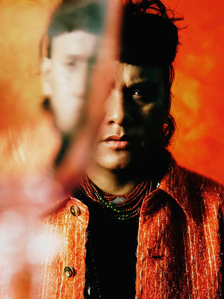 桑布伊在《靠近》中的全新造型