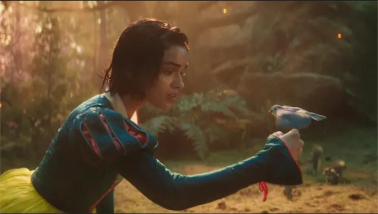 濕髮造型好看許多，其餘時間頭頂真的太塌了。