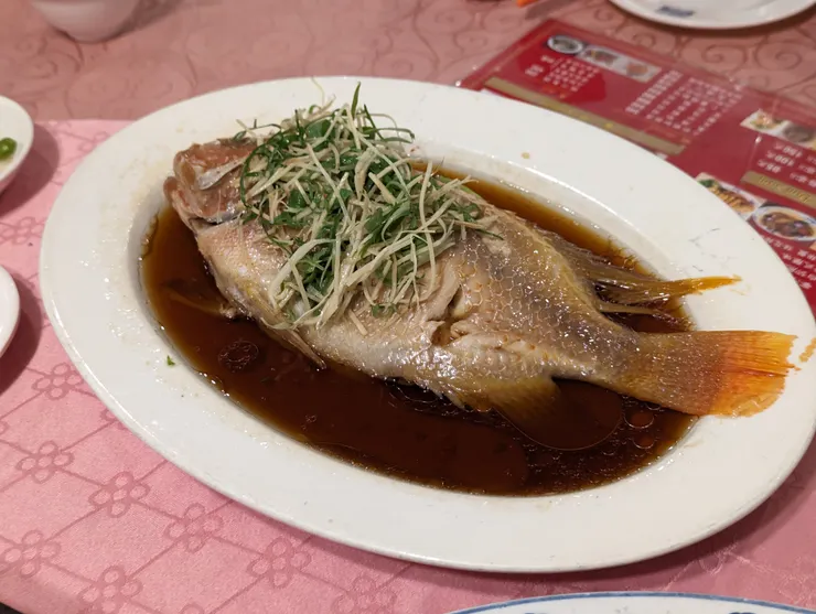 金獅樓購買餐券可以兌換一條魚的菜色