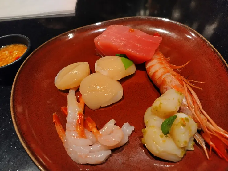 第一盤一定要先吃生食海鮮