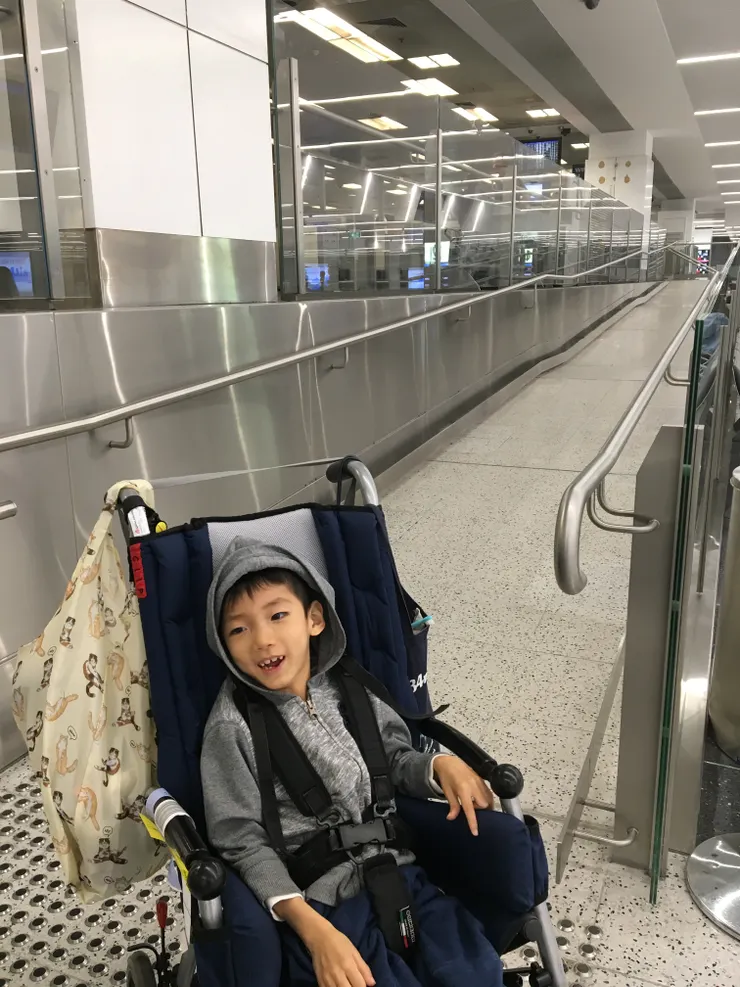 雪梨地勢的關係處處可見的無障礙坡道，常讓祐順便玩的不亦樂乎。