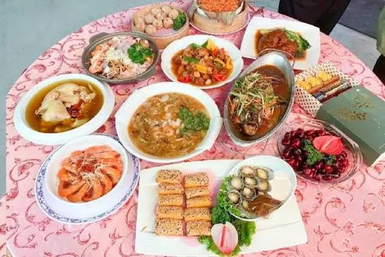 色香味俱全的滿漢全席（圖片截圖於網路）