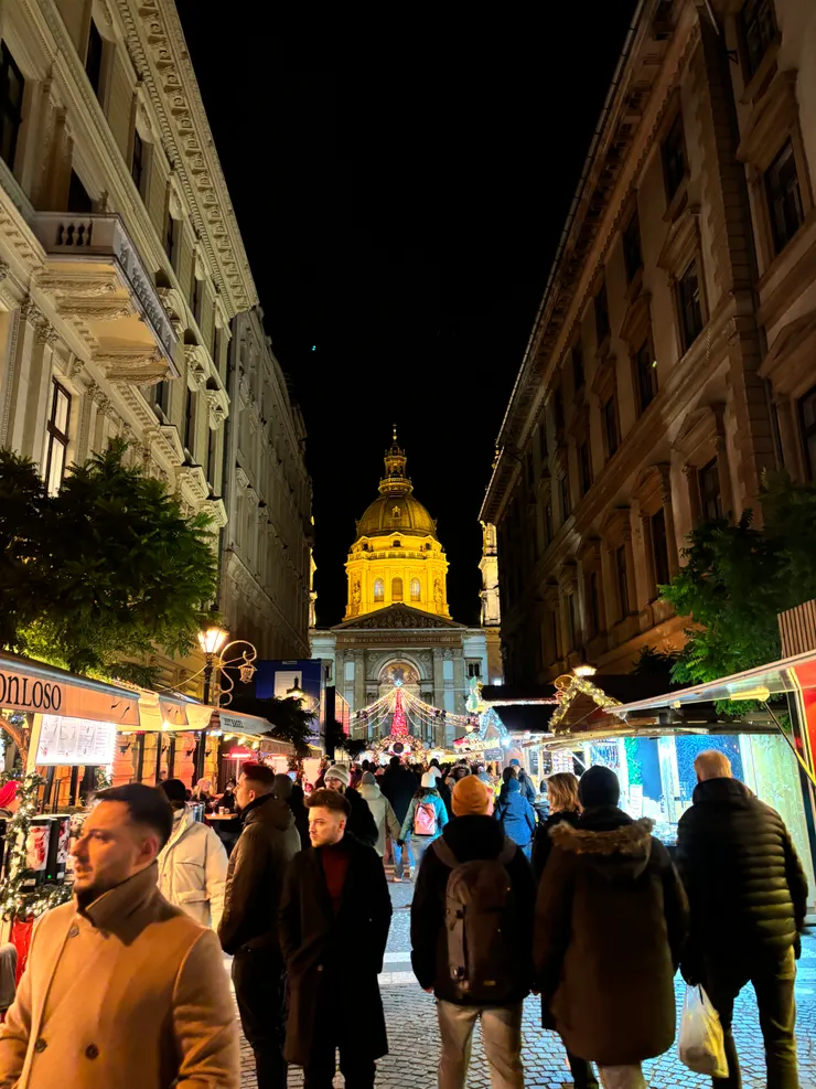 通往聖誕市集的路