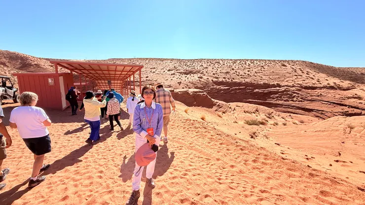 走過棚架就要下峽谷了