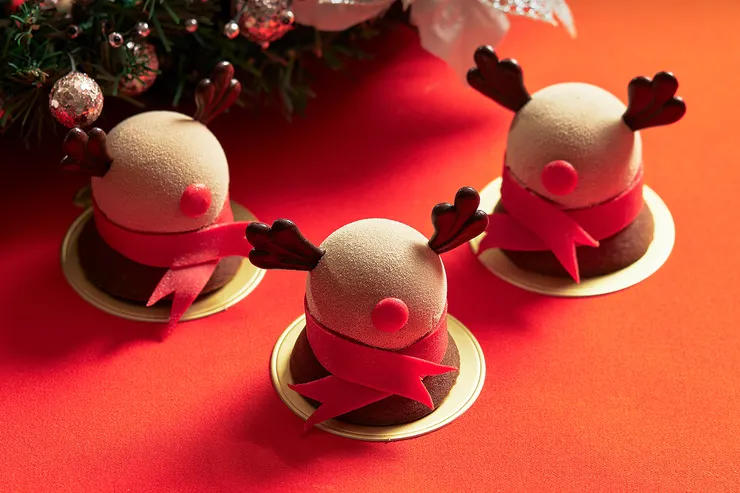 「麋鹿焦糖咖啡慕斯」以咖啡布蕾、香脆巴芮片呈現豐富層次。