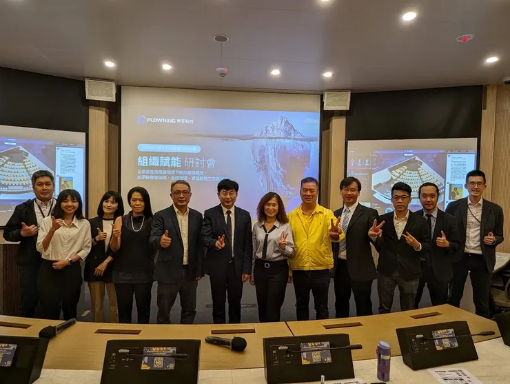 華苓科技團隊與台北佳賓合影