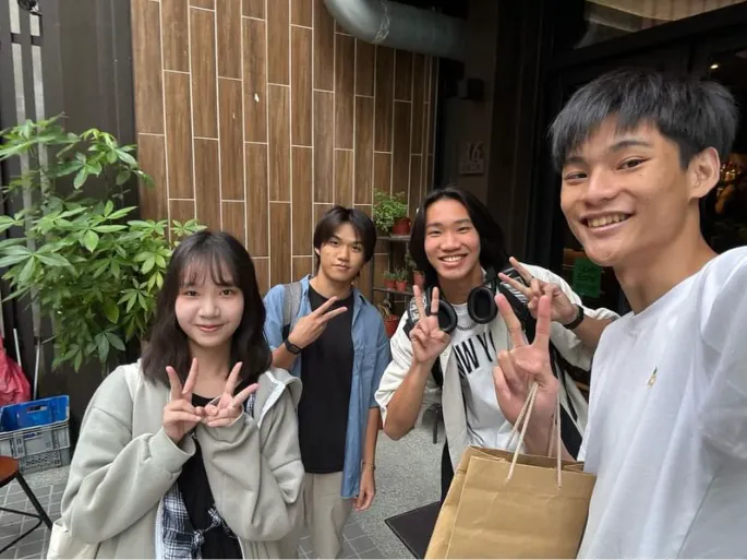 我們和杜政廷的合照