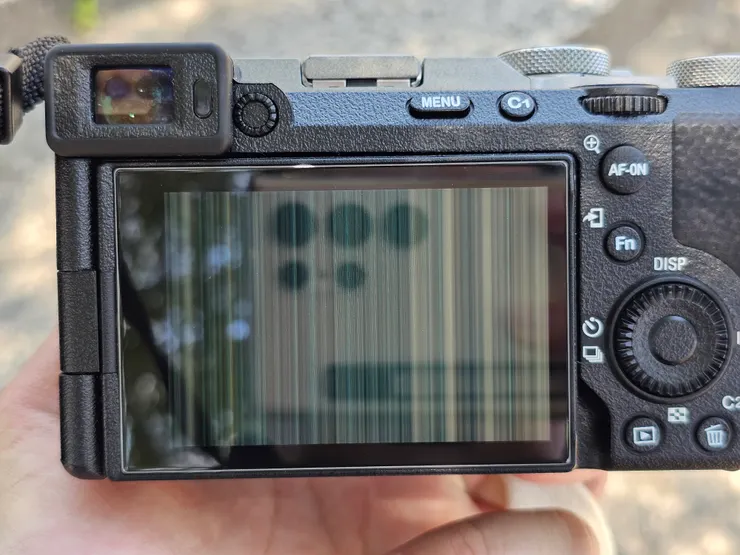 相機在這趟旅程中,先跟我們說了再見 (後來回國後,原廠保固內有免費修好了)