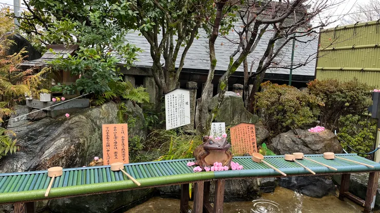 不過洗錢前要先去櫃台登記喔。