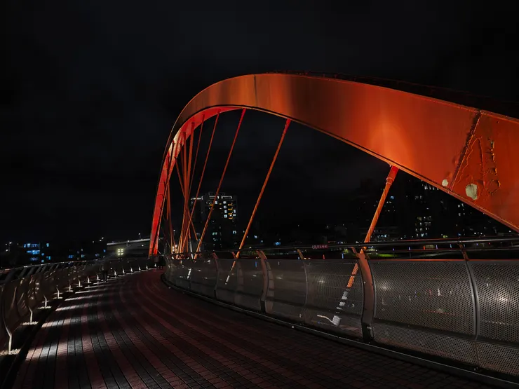 彩虹碼頭、彩虹橋