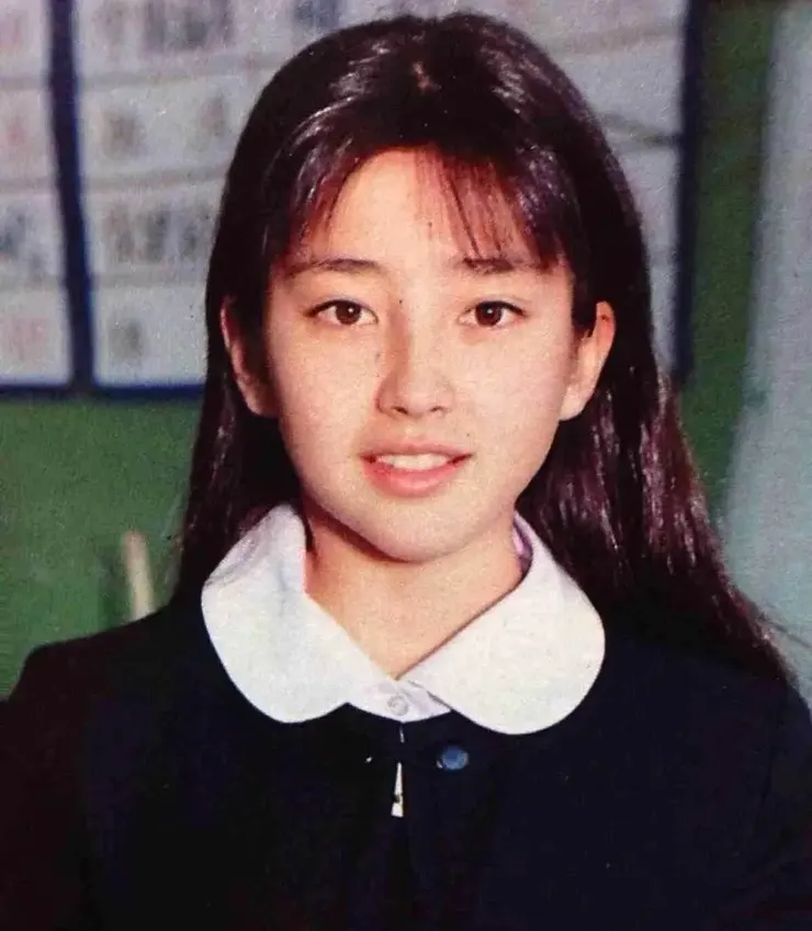 宮澤理惠真的從小美在等。