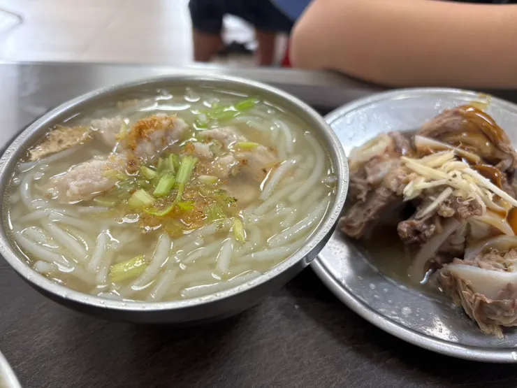 大龍峒肉羹米粉與骨仔肉