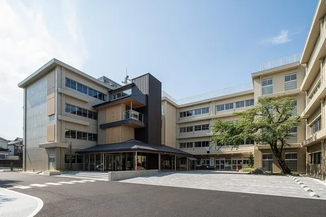 這次的會場金澤未來都市創造館，是改造廢校而成的公營設施。