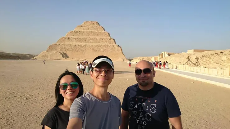 謝謝主人帶我們參觀金字塔(階梯金字塔)