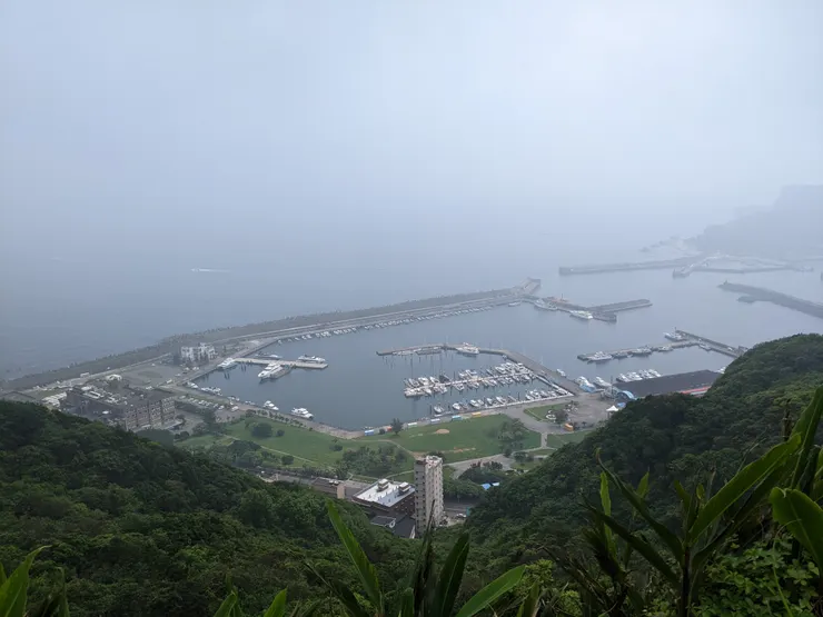 遠眺基隆港