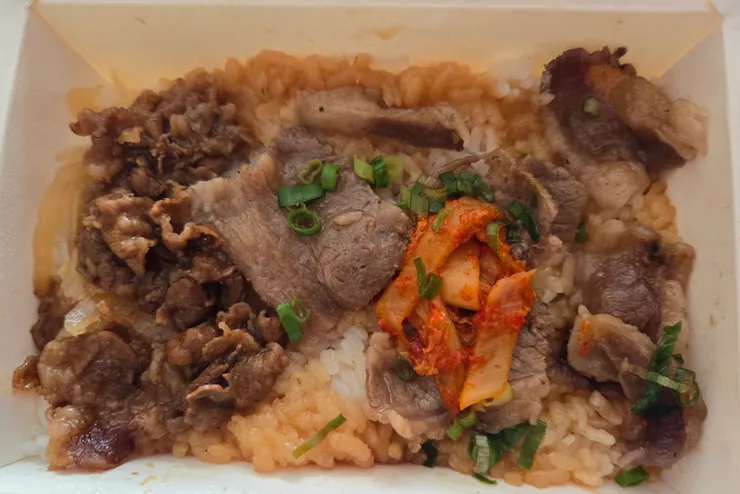 一拿起來看感覺肉很多,但一撕開封模後就覺得有點少...XD