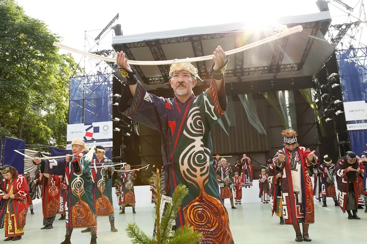 2021年，在奧運馬拉松開幕典禮上的愛奴舞蹈表演/照片來源:網頁資訊