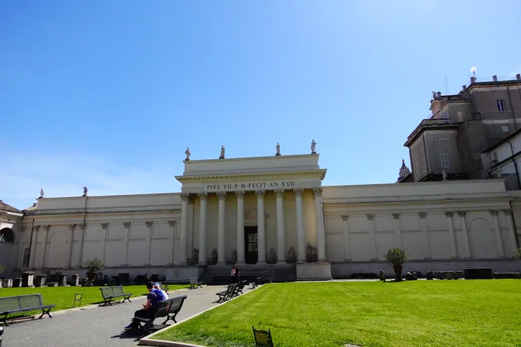 梵諦岡博物館外圍的麗景庭一角。