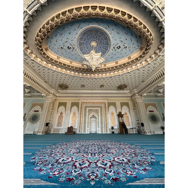 Hazrati Imam Mosque 內部