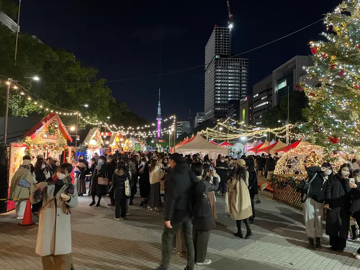 運氣很好還遇到聖誕市集，日本人就是連市集都裝飾得很美