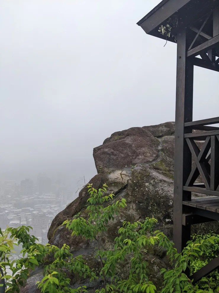 據說就是這顆石頭