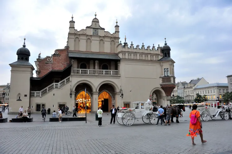 【紡織會館側面】