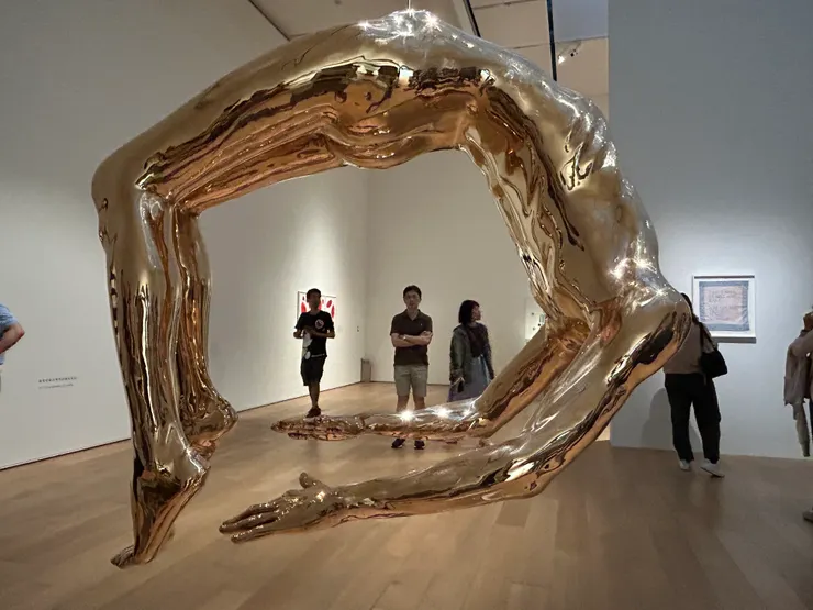 《歇斯底里的拱型》