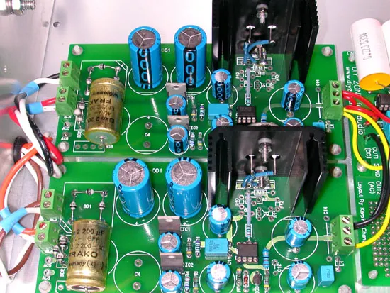 這是穩壓電路照片，幾乎清一色使用 Philips 0.1 誤差電阻與 Philips 136 系列電容